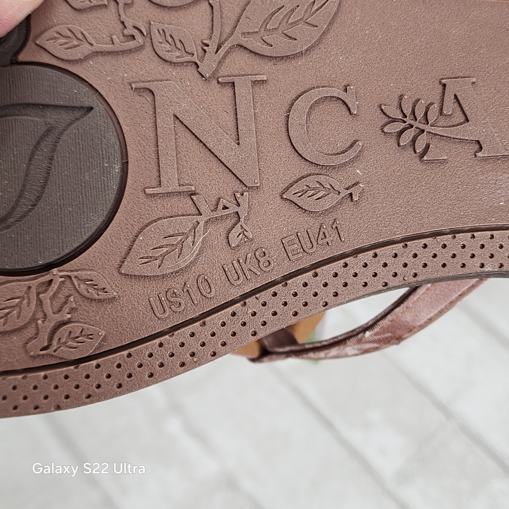 Brown Sandals with Decorative Strap - Picture 5 of 5